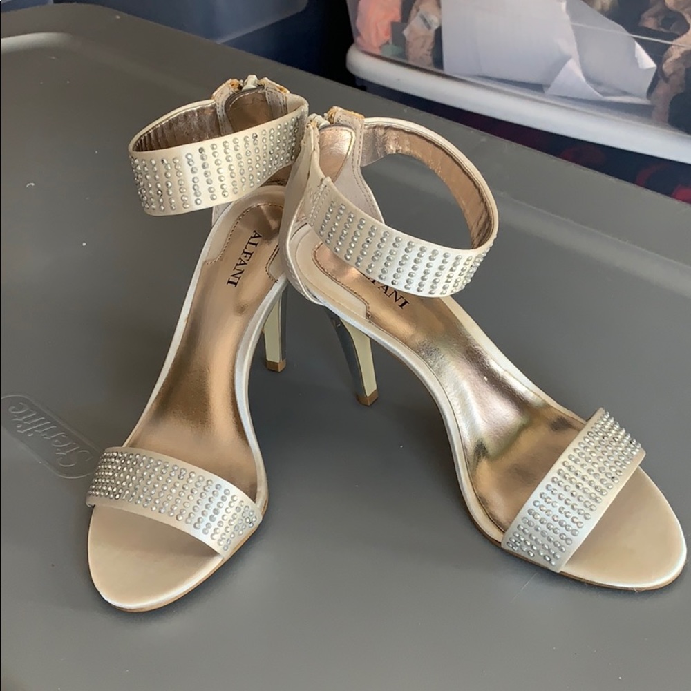 ALFANI WOMENS OPEN TOE STILETTOS STYLISH NWOT